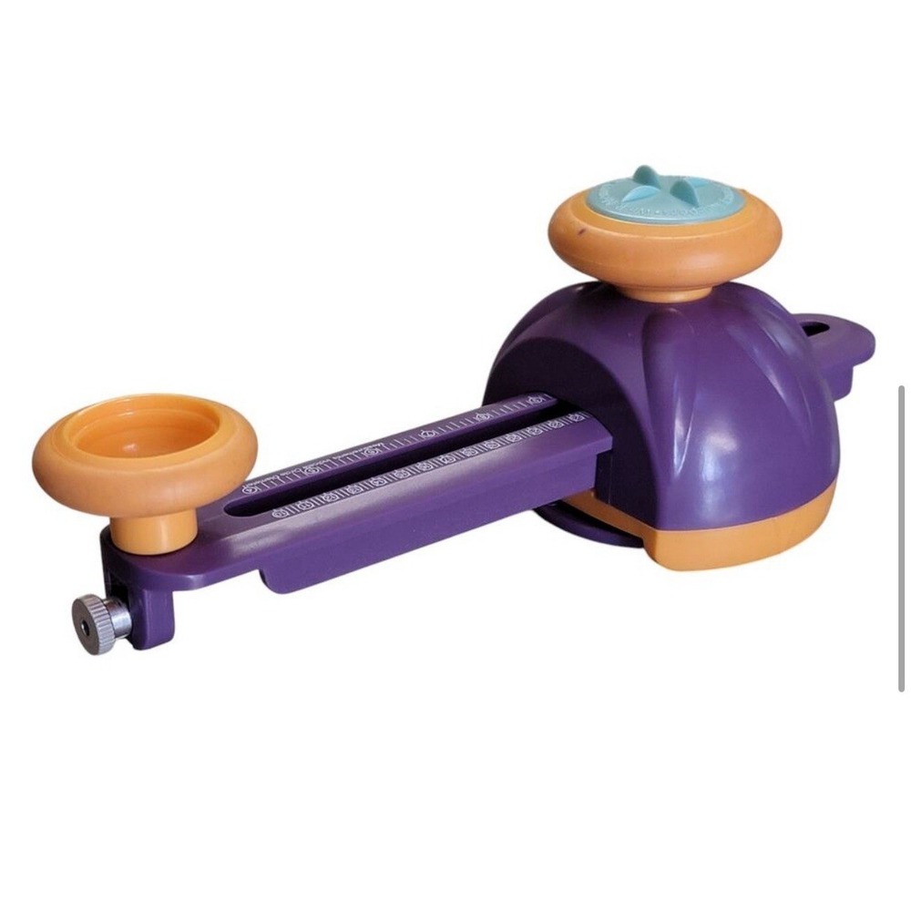 We R Memory Keepers Magnetic Circle Cutter Crafters Ultimate‎ Cutting Tools